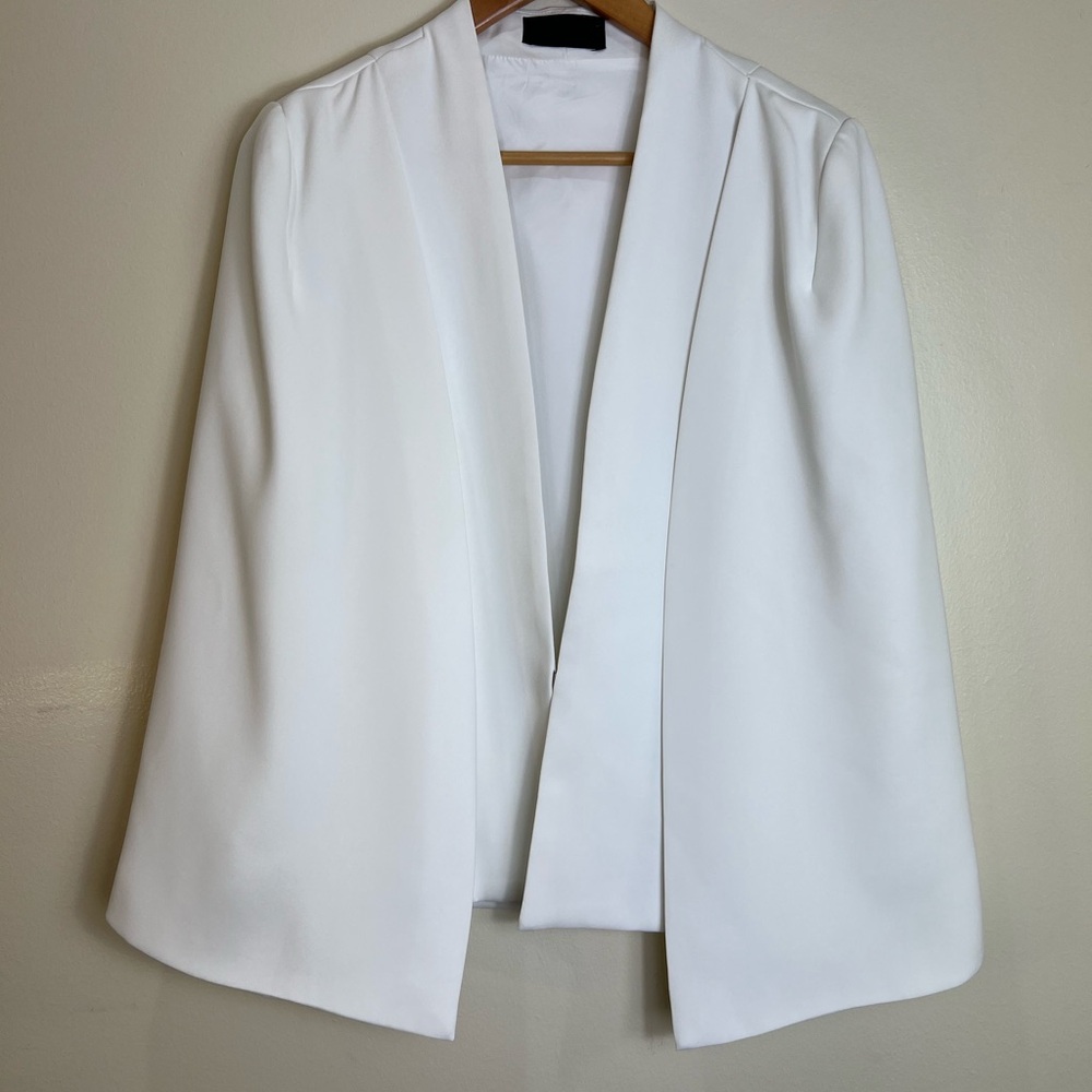 Completely Flawless. Pristine White Cape